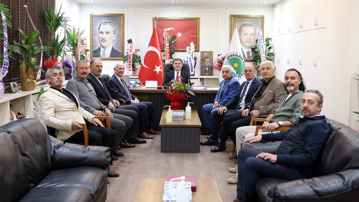 Zonguldak Mesleki ve Teknik Anadolu Lisesi Vakfı Yöneticileri ve Okul Müdürümüz Muhammet YILDIZ Zonguldak Belediye Başkanı Tahsin ERDEM'i Ziyaret Etti