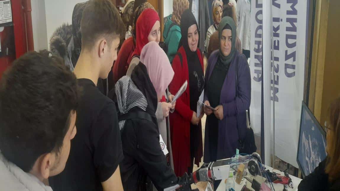 Zonguldak Mesleki ve Teknik Anadolu Liseleri Tanıtım Fuarı Velilerle Buluştu